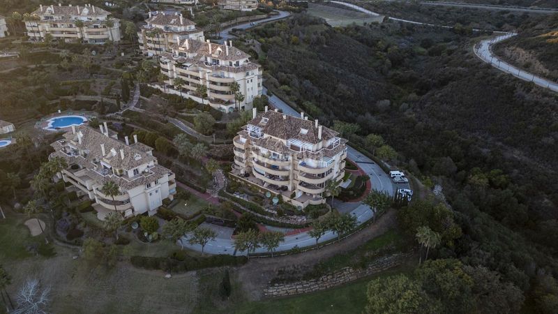 Foto b694c60a-8572-4e91-b788-8f18cedbac69. Flat with parking pool in Santa María Marbella