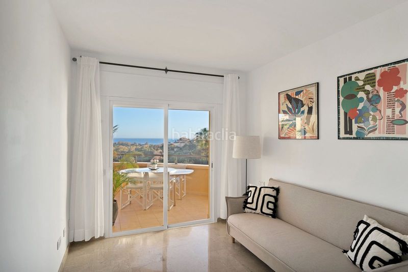 Foto d76611e9-1823-4a9f-9270-e77ab1dcc450. Flat with parking pool in Santa María Marbella