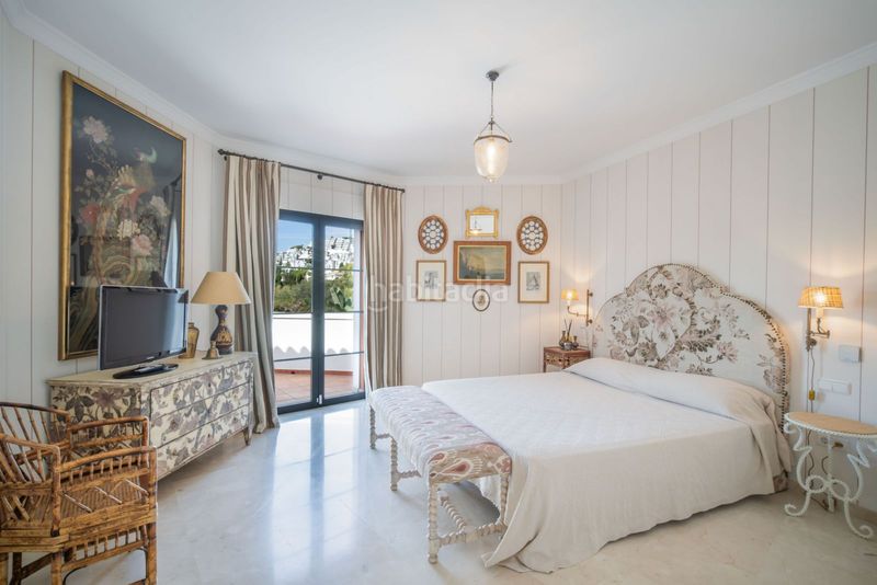 Foto 4d5aa30c-68cd-4b7e-809b-6462c39a0bf0. Casa aparellada amb aparcament a Las Brisas Marbella