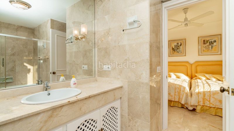 Foto 895e49a7-2701-4179-89e7-aef1051fe0a3. Planta baixa amb aparcament piscina a Zona Miraflores Marbella