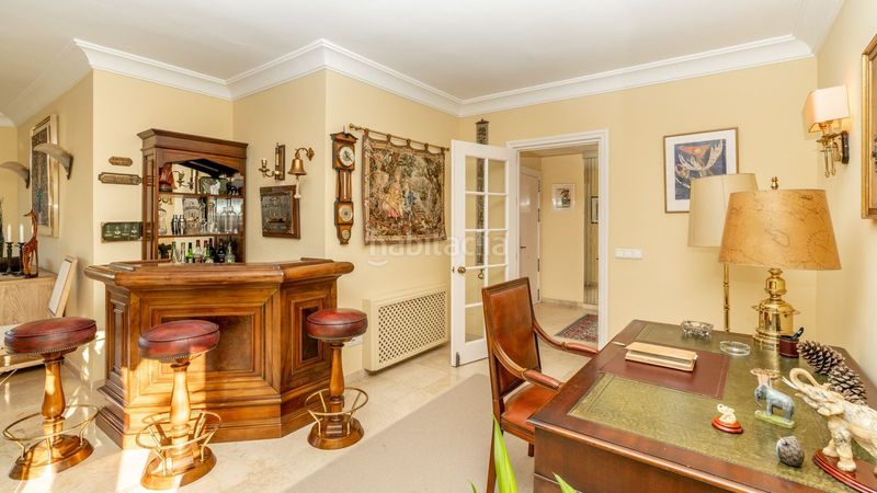 Foto c08d98c1-9f31-445c-8885-79c7d4ea4451. Planta baixa amb aparcament piscina a Zona Miraflores Marbella