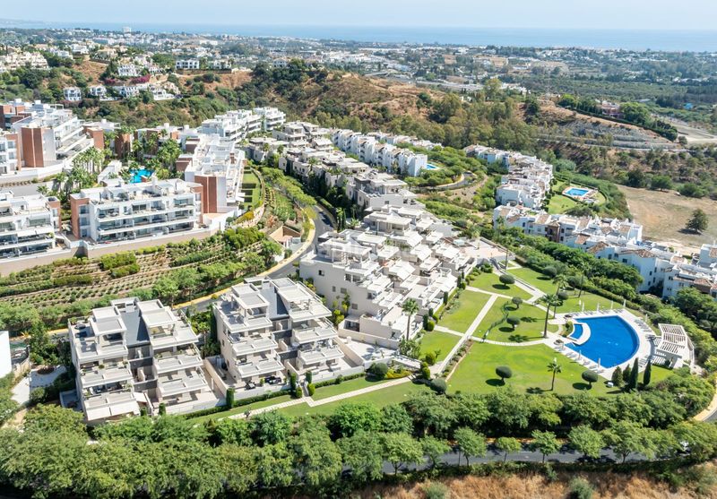 Foto b486c11d-9915-4fb3-a45f-83f02aed6e19. Piano terra con parcheggio in los arqueros - puerto del almendro Benahavís