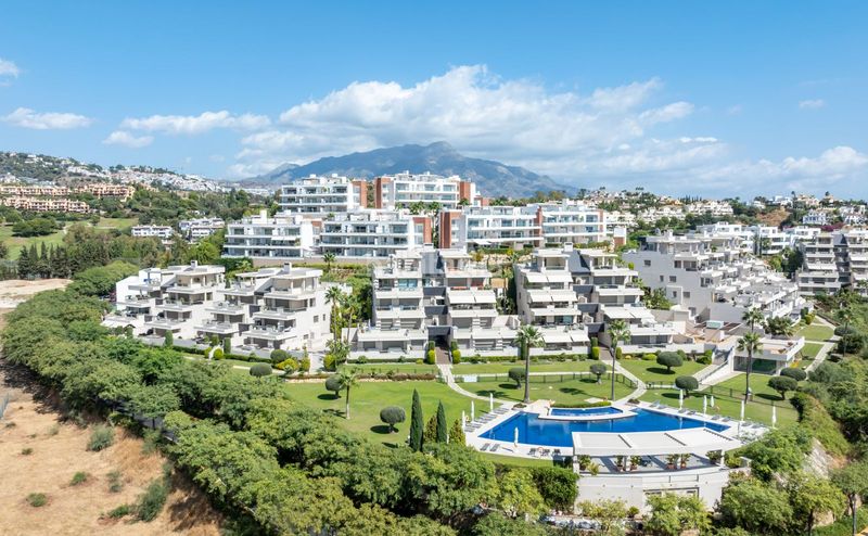 Foto fc3102c8-5480-4727-8b67-9c27c1e883ea. Piano terra con parcheggio in los arqueros - puerto del almendro Benahavís