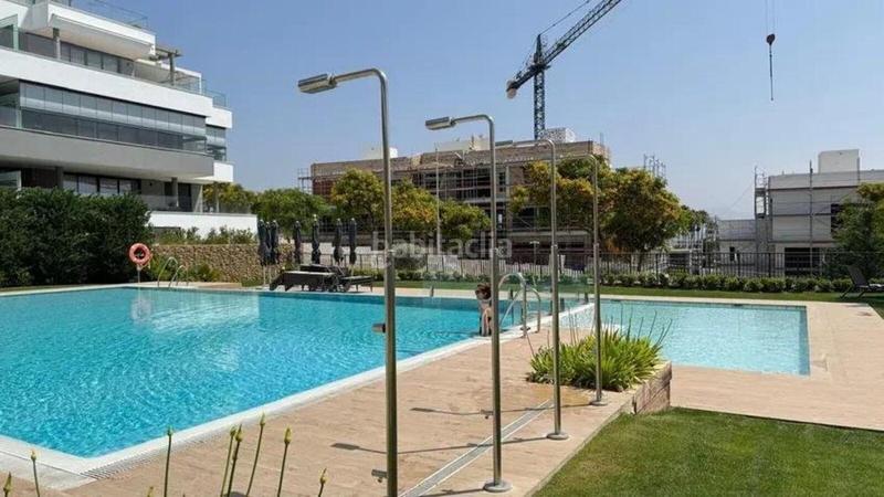 Foto 7cf24d03-f522-4278-b39b-ce26d4793d6a. Flat with parking pool in Parque Central Estepona