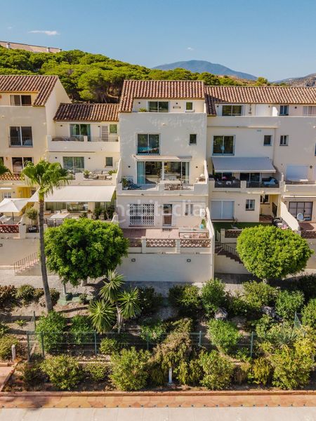 Foto 6d2877f0-fe3e-4bb2-8642-b714520b0d20. Casa amb aparcament piscina a Las Brisas Marbella