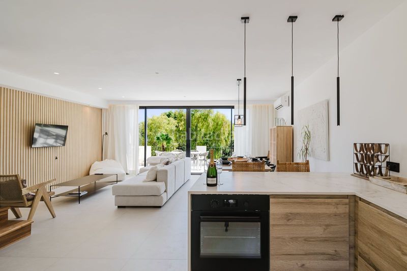Foto 72a77780-5c2b-4ea8-9f2b-ab68d16818ae. Casa amb aparcament piscina a Las Brisas Marbella