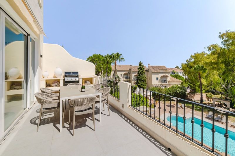 Foto a584e77b-7cbc-40b4-ade0-d4a9e2a37e0c. Casa amb aparcament piscina a Las Brisas Marbella