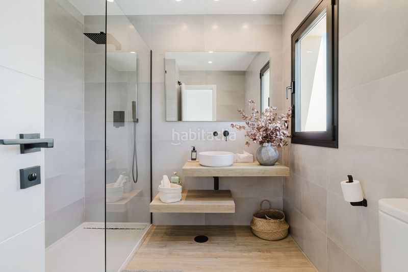 Foto a9f43a5b-4b44-40f4-9a5f-d7d1927758f8. Casa amb aparcament piscina a Las Brisas Marbella