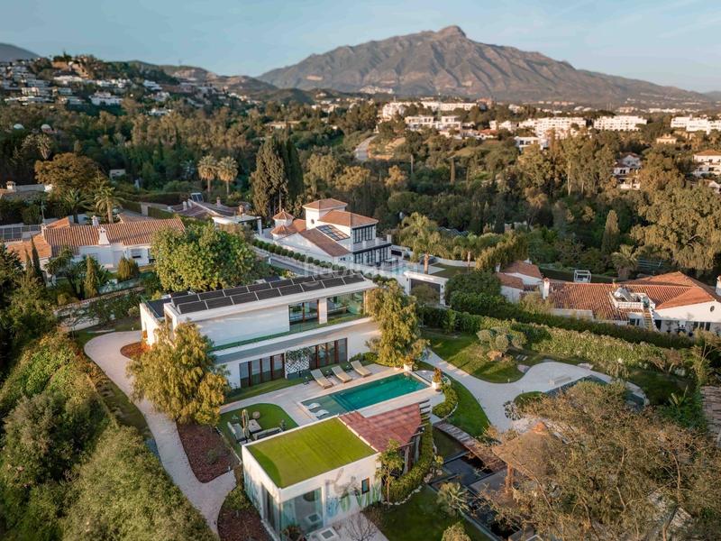 Foto 8a009cd9-f021-4a94-848a-19045b50b6e2. Casa bifamiliare con parcheggio in La Quinta Benahavís