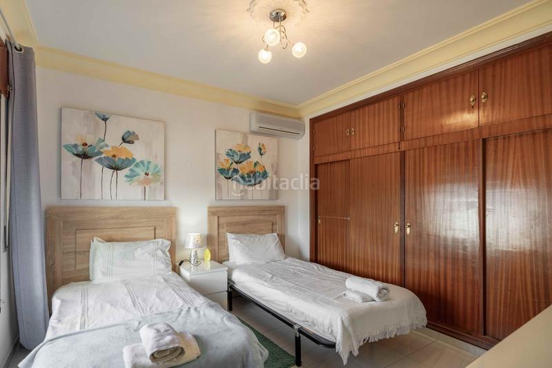 Foto 15979e85-9cdf-4458-ac15-ee0680bb5947. Casa aparellada amb aparcament a Guadalobón Estepona