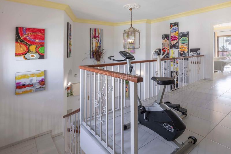 Foto a8635aa8-bff9-4eb8-ac2e-6dff5bb0e0ab. Casa bifamiliare con parcheggio in Guadalobón Estepona