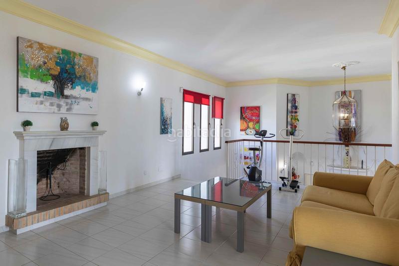 Foto b64d27ee-e96a-45d1-b6b5-81f9b5e31b92. Casa bifamiliare con parcheggio in Guadalobón Estepona
