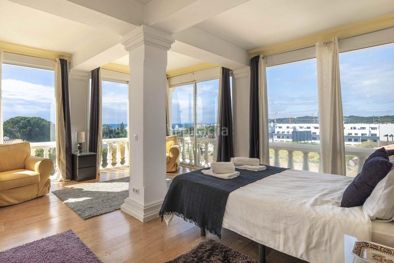 Foto d4d9ebc5-cb00-4bff-8e5a-f9f62535457a. Casa bifamiliare con parcheggio in Guadalobón Estepona