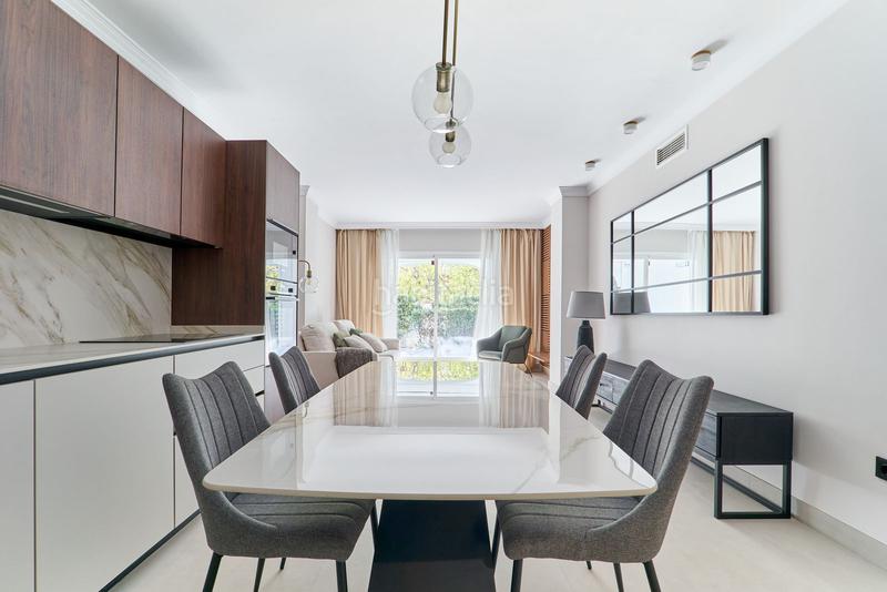 Foto 2f89dfcf-d674-4a50-8804-224bfc65e581. Rez-de-chaussée avec parking piscine dans San Pedro de Alcántara Pueblo Marbella