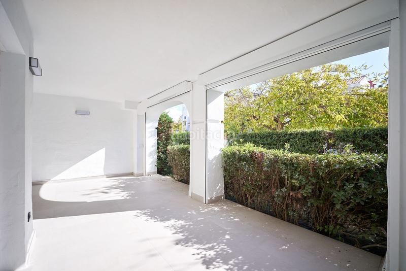 Foto f8ebf4f3-2ab2-4262-a848-297c2cc28ce8. Rez-de-chaussée avec parking piscine dans San Pedro de Alcántara Pueblo Marbella
