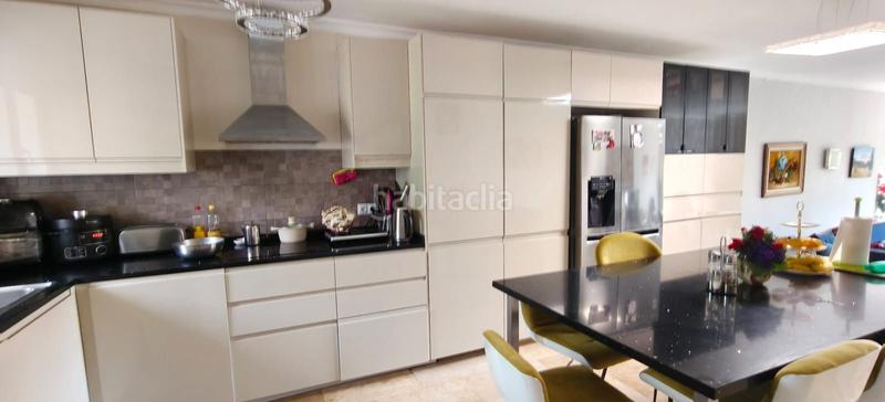 Foto 61bfabe0-9c8c-4208-bd59-2c627113ea4f. House with parking pool in Parque Central Estepona