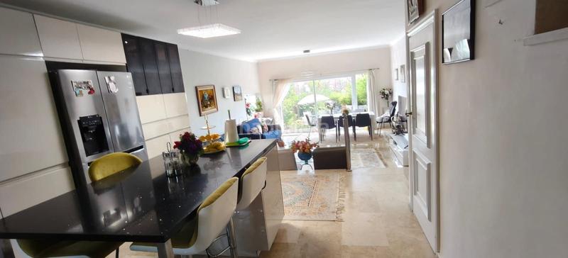 Foto 7156e5e3-4eaf-4c56-b680-4ebcfc8949af. House with parking pool in Parque Central Estepona