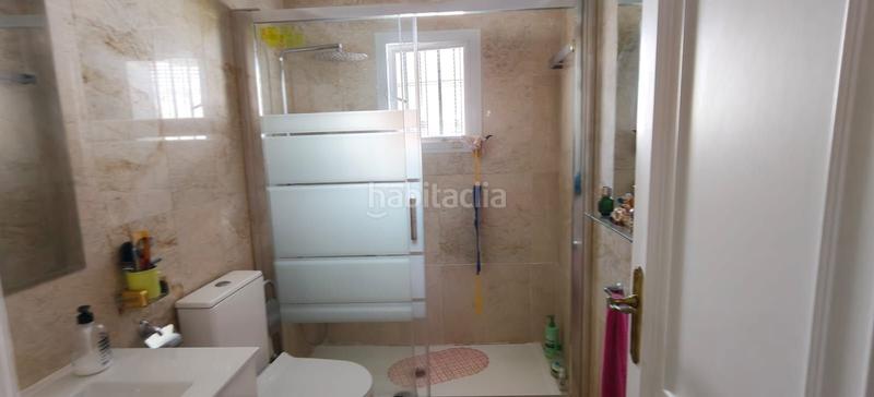 Foto 8a67fa67-8262-4f6b-9a38-ccf2e21e36f4. House with parking pool in Parque Central Estepona