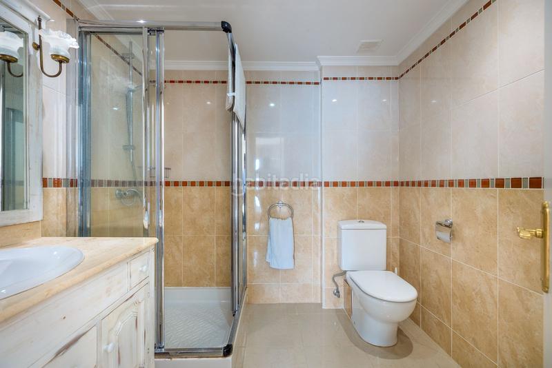 Foto 19fd5b86-f352-41e1-97cd-9e92699b4aaf. House with parking pool in Parque Central Estepona