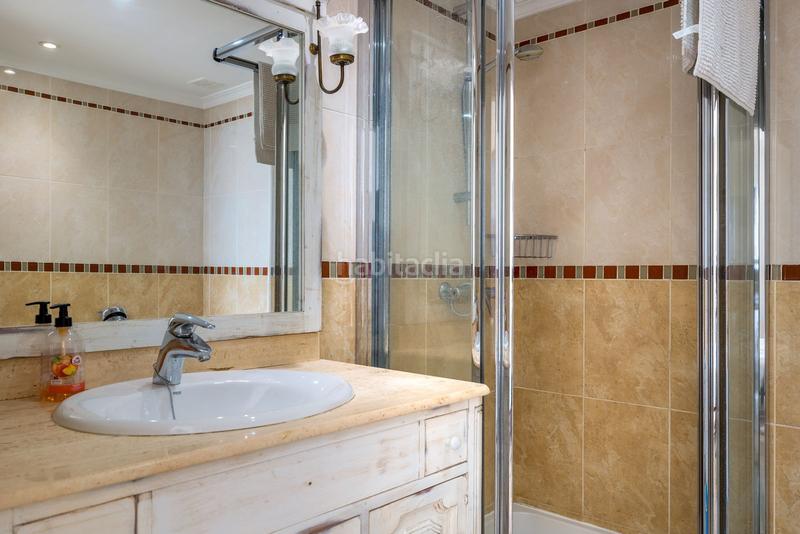 Foto 58a21b09-0656-4c22-96df-481a8ff3d122. House with parking pool in Parque Central Estepona