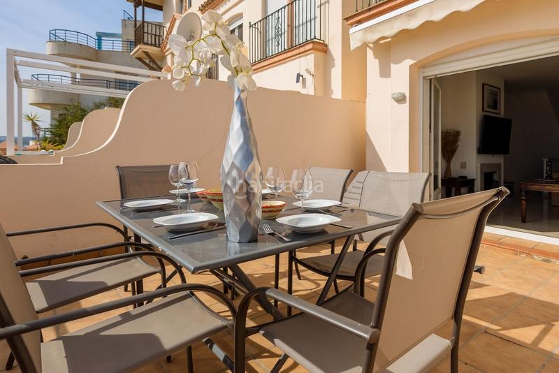 Foto 9eec9001-3fc4-46eb-a499-cb687e77bf76. House with parking pool in Parque Central Estepona