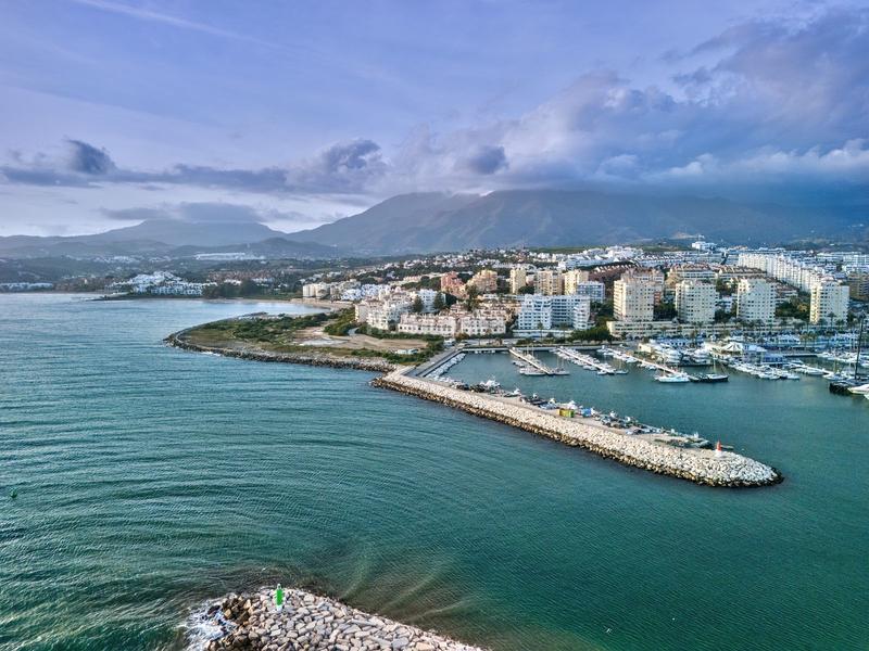 Foto 777792b0-1639-42d6-b389-f7554e8cd39b. Maison avec parking piscine dans Parque Central Estepona