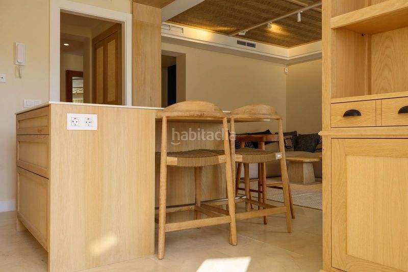 Foto 7d8070d2-4f3a-4c50-a9e5-b6c5973fc2a6. Appartamento con parcheggio piscina in Puerto Banús Marbella