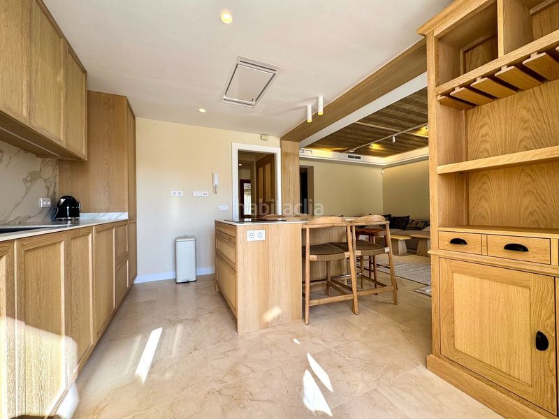 Foto f620ef88-3e6e-46f7-aab7-c226acc0b29c. Appartamento con parcheggio piscina in Puerto Banús Marbella