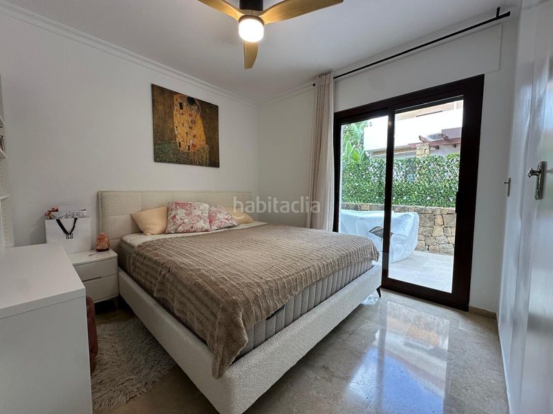 Foto 63c8a79b-da5f-4b2a-9cdf-545dd8192a4d. Pis amb aparcament piscina a Zona Miraflores Marbella