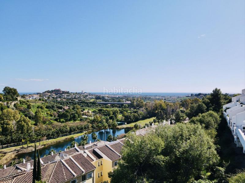 Foto 17c1e29c-c8fd-4756-8f86-da73582983b5. Etagenwohnung mit parking pool in Las Brisas Marbella