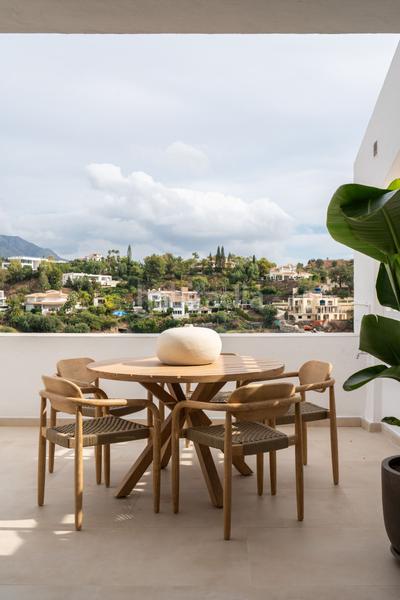 Foto 8d4113b1-4f2e-48a1-beb3-ffe382863a48. Piso en Las Brisas Marbella