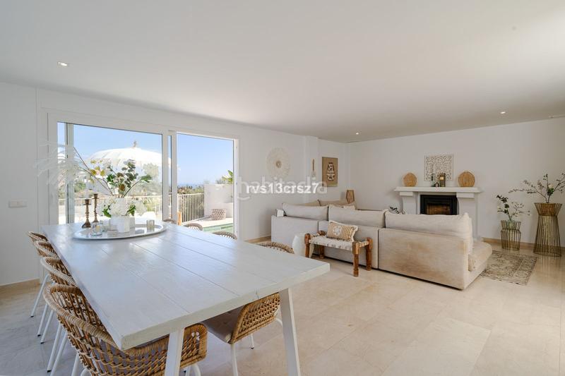 Foto d56e708f-a2d1-4174-b6cd-eeed6c2e6f47. Casa aparellada amb aparcament a Santa María Marbella