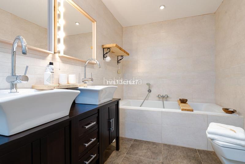 Foto 1c3710c1-7791-40af-bdd2-abaa50b22bfc. Maison jumelée avec parking dans Santa María Marbella