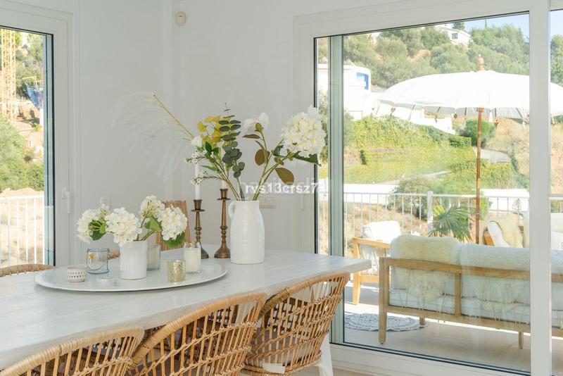 Foto 78a1f414-1e9a-4b15-8043-d22919e614f9. Towny house with parking in Santa María Marbella