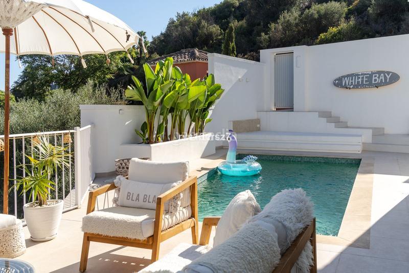 Foto b6166b3a-7194-4fc4-8548-8930b9d177f2. Towny house with parking in Santa María Marbella