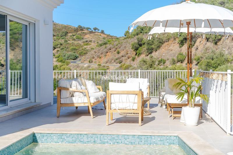 Foto c725eac2-9348-4635-a1bf-eb7c5666161b. Towny house with parking in Santa María Marbella