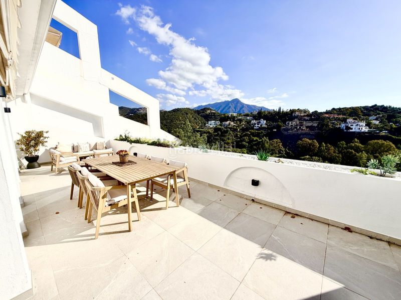 Foto f2d6cd3d-3111-4ed3-8eed-c115d8e17759. Pis amb piscina a Las Brisas Marbella