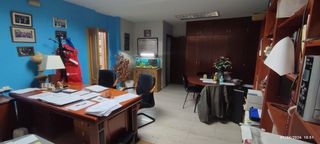 Lloguer Local Comercial  San matias. Local com. en alquiler en centro, 2 despachos.