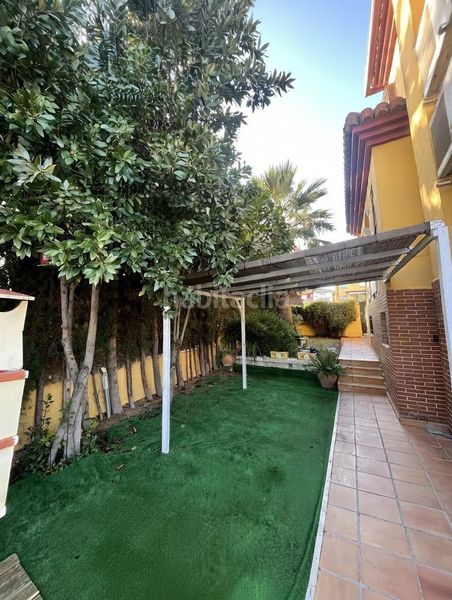 Foto a914a544-0d6e-47e0-9a8e-4891548e26f6. Casa amb calefacció aparcament piscina a Urbanizaciones Alhendín