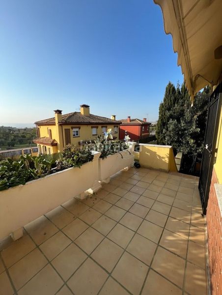 Foto e1449d69-2870-4f84-a1b9-fbba1a075033. Casa amb calefacció aparcament piscina a Urbanizaciones Alhendín