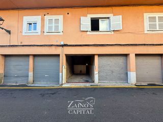 Aparcament cotxe a Sóller. Garaje trastero privado en el centro de soller
