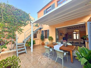 Flat in Colònia Sant Jordi. Planta baja histórica con gran patio y garaje privado a pasos de