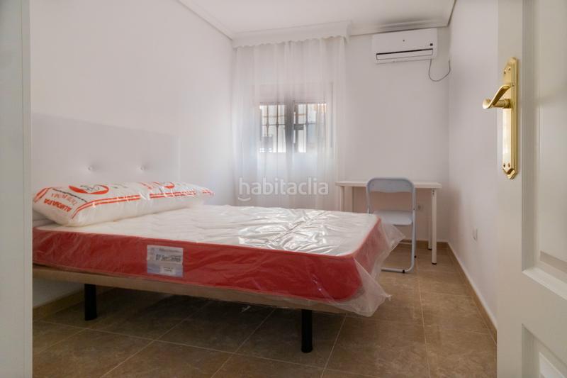 Foto e6103b2b-efea-4368-a929-f5452c5054f0. Alquiler piso  en alquiler temporal para estudiantes en triana, en Sevilla