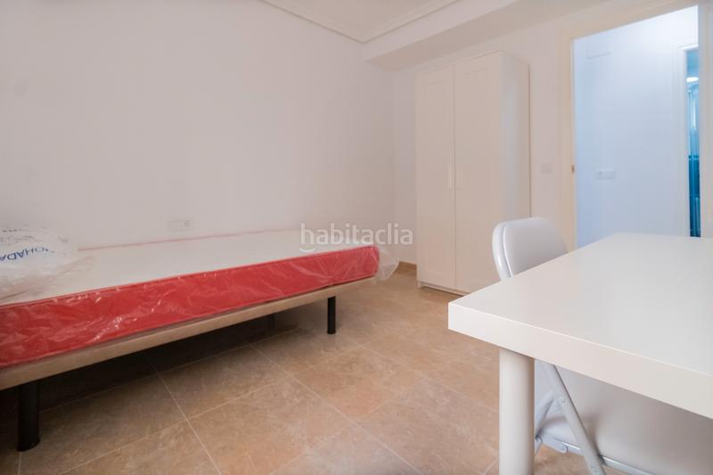 Foto 575e1601-8cd1-4994-8d2b-2a9567e60ed6. Rent flat with heating in Triana Este Sevilla