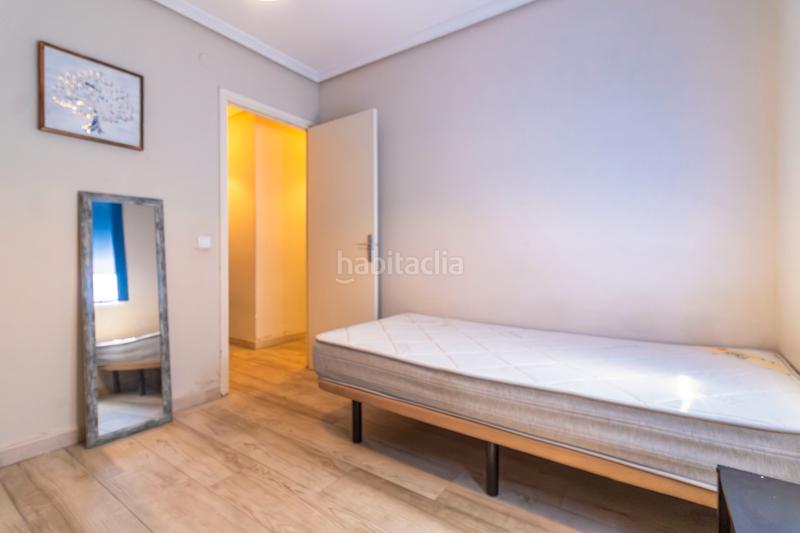 Foto f08bf785-25ab-4566-9b18-3be19eaddb9b. Alquiler piso **piso en alquiler temporal en triana, - ideal para estudiantes** en Sevilla