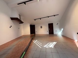 Lloguer Local Comercial a Santillana del Mar. Local comercial en pleno casco de santillana del mar