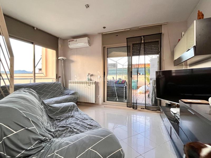 Foto 63873b27-a9c6-4a25-b960-80bc6618bf5c. Dachwohnung mit heizung in Eixample Sud-Migdia Girona