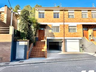 Maison jumelée à Sant Julià de Ramis. Xalet adosado en sant julia de ramis