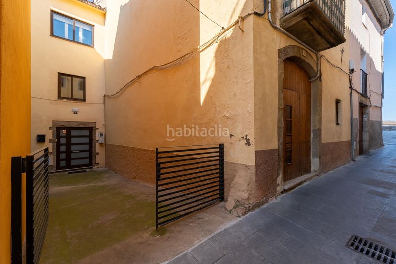 Foto 76c5e439-eb7a-4a03-ae7d-89976fa47baa. Casa adossada amb aparcament a Anglès