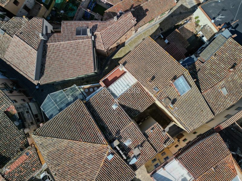 Foto 8284abfb-de0e-42f5-9bc7-763a23ab7cdc. Casa adossada amb aparcament a Anglès